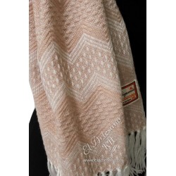 Scarf white and peach zigzag, collection: Lana de Alpaca