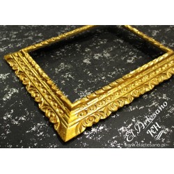 lustro w złotej ramie, 
złota ramka 30x40cm, 
złota rama do obrazu,
rama rzeźbiona,
rama glamour,
stylowa rama