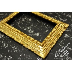 lustro w złotej ramie 
złota ramka  20x30cm, 
złota rama do obrazu,
rama rzeźbiona,
rama glamour,
stylowa rama